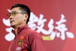 媒体人：这么快丢球，邵指导很可能就会改回四后卫