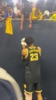 今年前十行情！伦德伯格拿下NCAA冠军，给球迷热心签名
